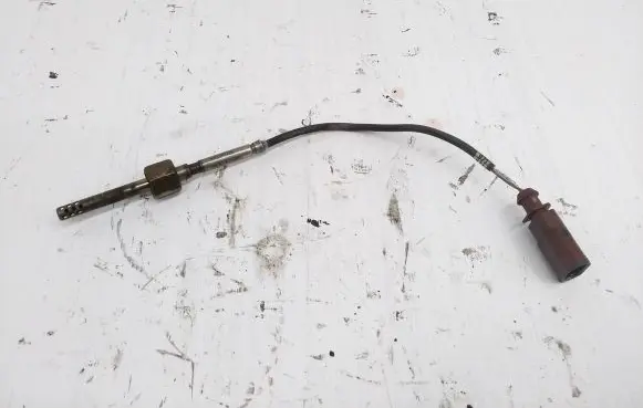 Volkswagen Crafter Exhaust gas temperature sensor 070906088A