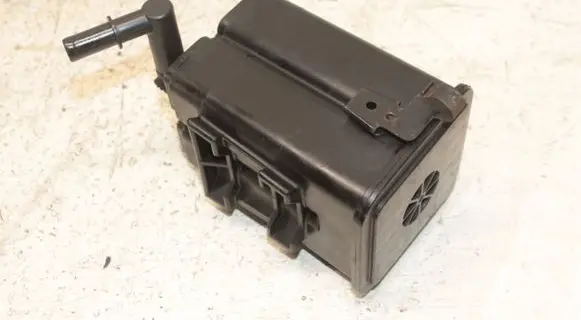Mitsubishi Outlander Active carbon filter fuel vapour canister 4J17