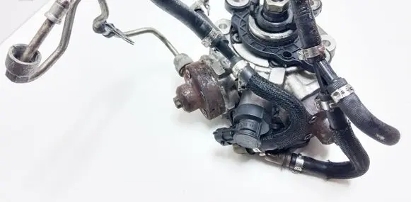 Volvo XC60 Fuel injection high pressure pump 31272896