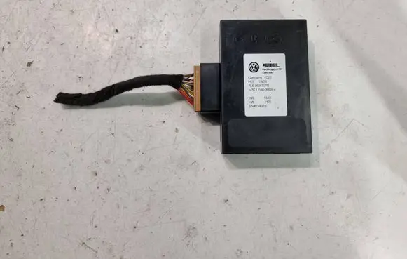 Volkswagen Touareg I Tailgate/trunk control unit/module 7L6959107