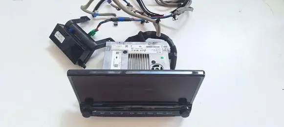 KIA Pro Cee'd III Radio/CD/DVD/GPS head unit 96560J7620