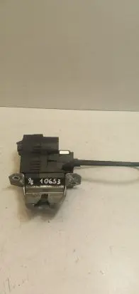 Loading door lock