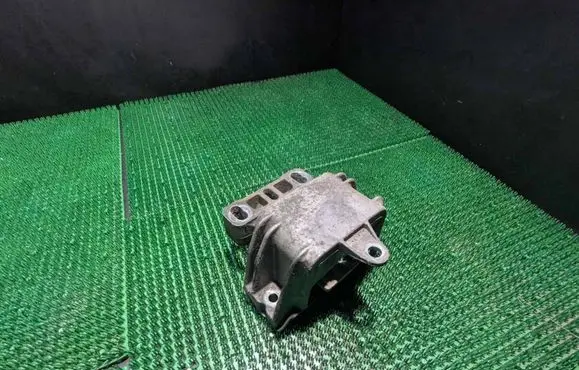 Audi A3 S3 8L Engine mount bracket 1J0199555