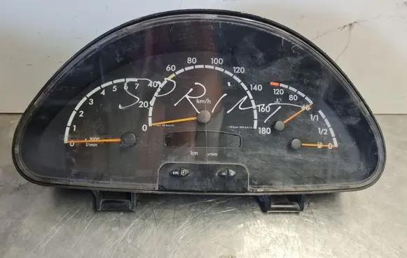 Mercedes-Benz Sprinter W901 W902 W903 W904 Speedometer (instrument cluster) A0004466921
