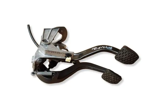 BMW 1 F20 F21 Clutch pedal 6876793 10310500