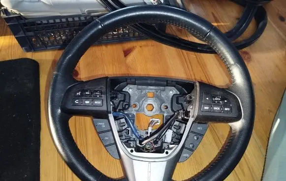 Mazda 3 II Steering wheel BDB8110920 K0273