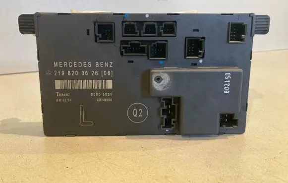 Mercedes-Benz CLS C219 Door control unit/module 2198200626