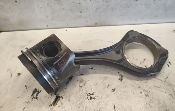 Mercedes-Benz ML W164 Piston with connecting rod