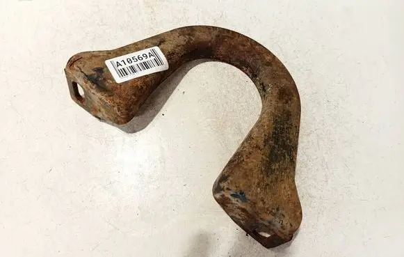 Engine mounting bracket