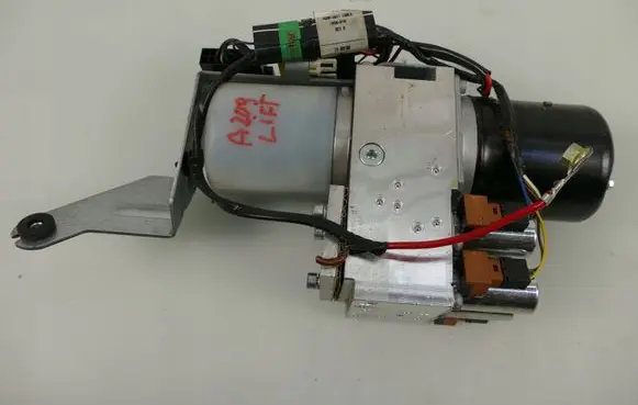 Mercedes-Benz CLK A209 C209 Convertible roof hydraulic pump A2098000630