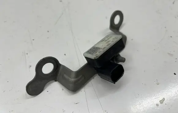 Mercedes-Benz GLE W167 ABS wheel speed sensor A0009057600