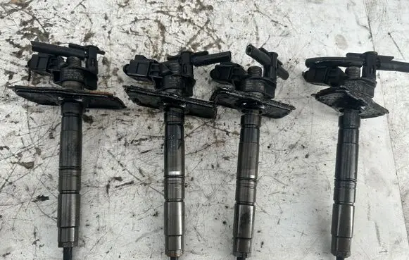 Audi A4 S4 B8 8K Fuel injectors set 03L130277 0445116030