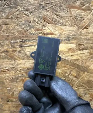 Volkswagen Touareg I Seat heating relay 7L0959772