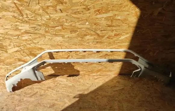 Volvo XC90 Front bumper splitter molding 31383817