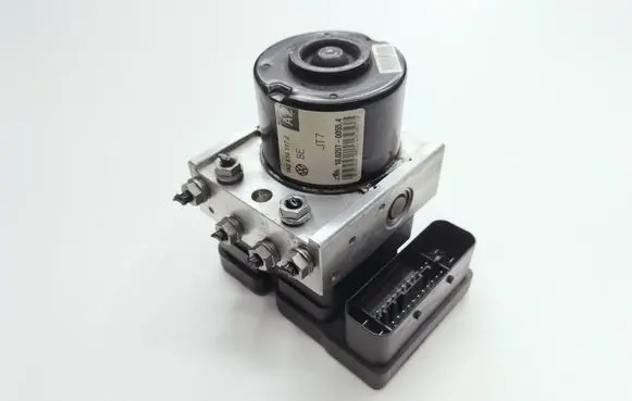Volkswagen PASSAT B6 ABS Pump 1K0614117J 1K0907379P