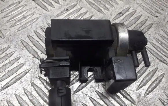 BMW 3 E46 Valve vacuum 72279600