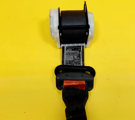 Rear seatbelt