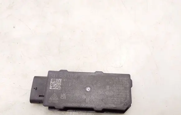 Volkswagen Tiguan Keyless system antenna 5WA962133G 5WA962133E
