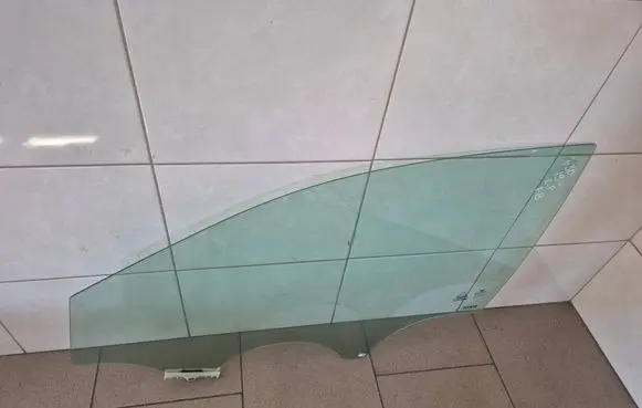 Hyundai i30 fastback Front door window glass four-door 43R001167