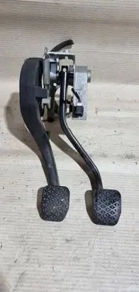 BMW 1 F20 F21 Pedal assembly 6761310