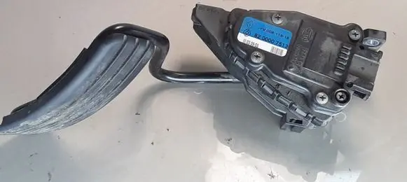 Renault Espace - Grand espace IV Accelerator throttle pedal 8200007513