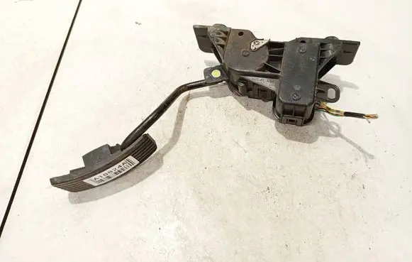 Mitsubishi Endeavor Accelerator throttle pedal 49140010