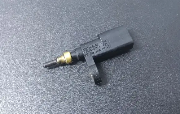 Coolant temperature sensor