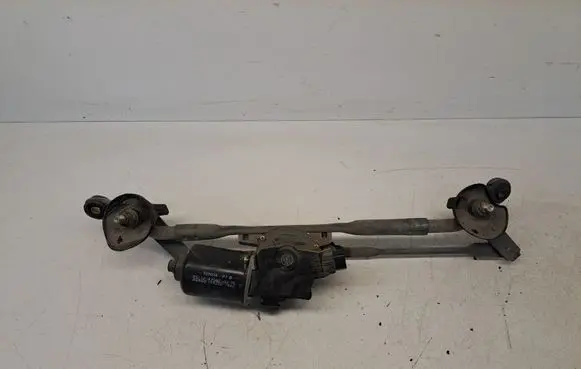 Toyota Prius (NHW20) Front wiper linkage and motor 8511047080