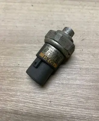 Lexus RX 330 - 350 - 400H Air conditioning (A/C) pressure sensor 4434400060