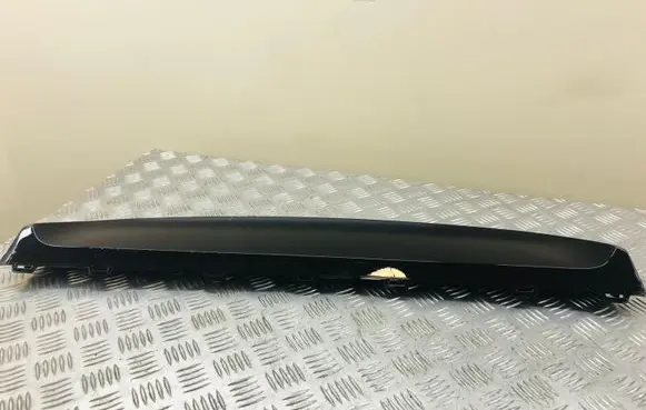 Tailgate/trunk spoiler