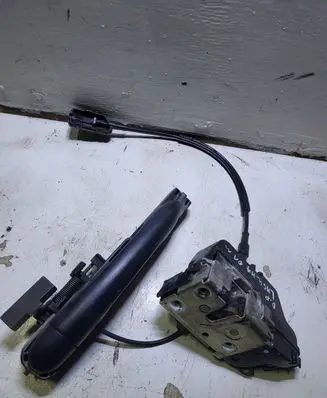 Renault Laguna II Front door lock 8200004747
