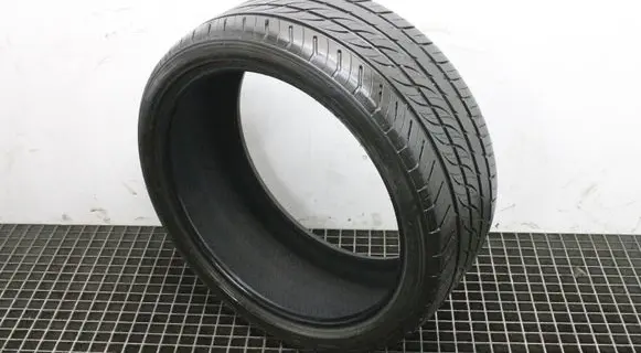 Land Rover Range Rover Sport L320 R22 summer tire 28535R22