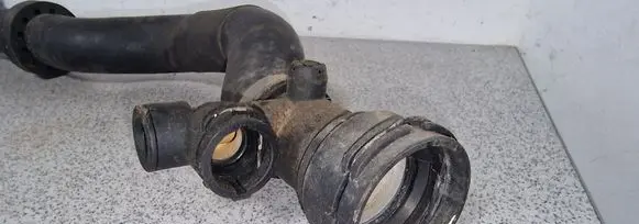 BMW 5 E39 Engine coolant pipe/hose 2247849