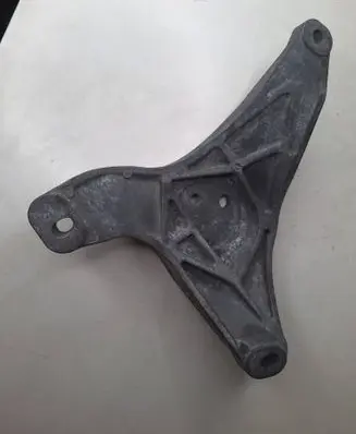 BMW 5 E39 Engine mounting bracket 1096080