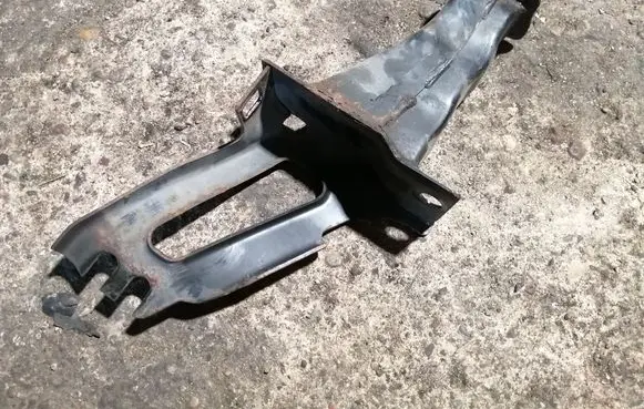 Volvo XC60 Radiator support slam panel bracket 
