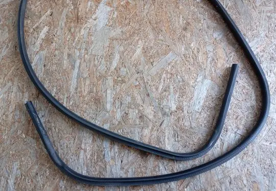 Fiat Freemont Rear door rubber seal (on body) 