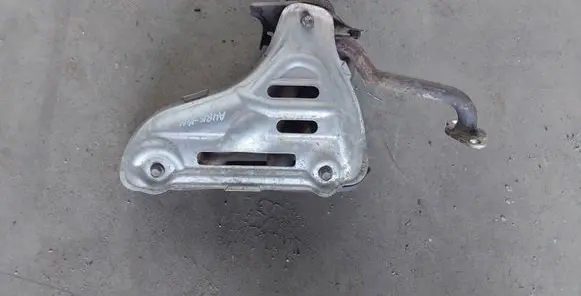 Toyota Auris E180 Exhaust manifold 