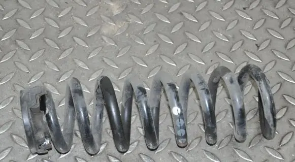 Mercedes-Benz C W205 Rear coil spring