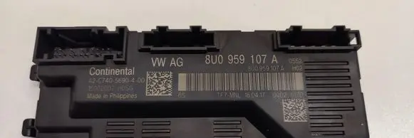 Audi Q3 8U Tailgate/trunk control unit/module 8U0959107A