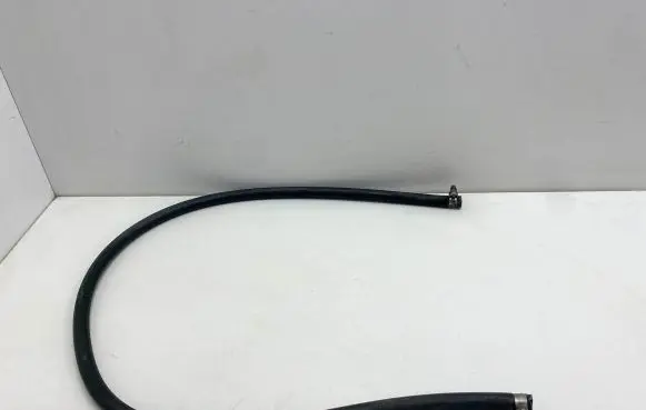 Engine coolant pipe/hose