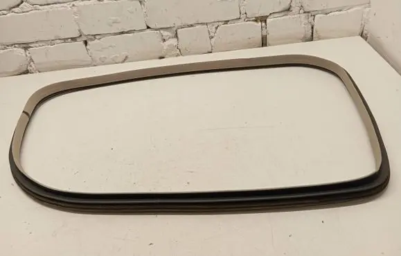 Infiniti QX56 Rear side glass trim 