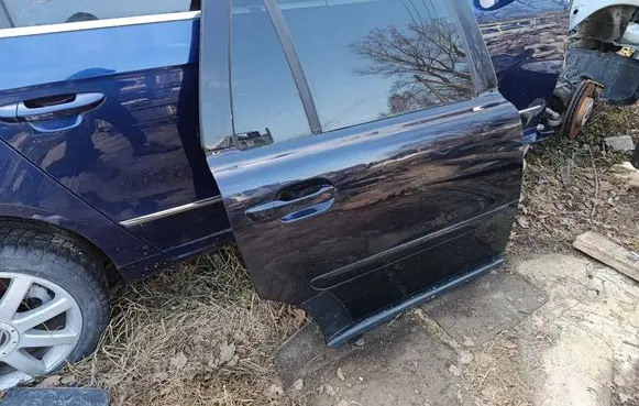 Volvo XC90 Rear door 