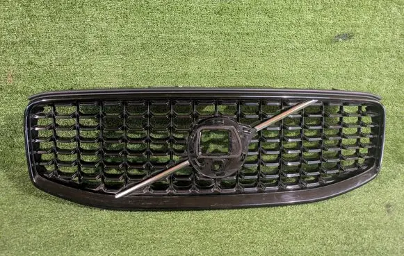 Volvo XC60 Front grill 32133812