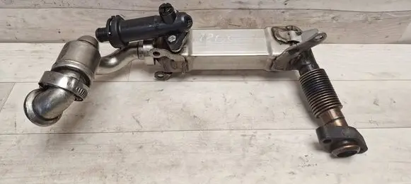 BMW 1 E81 E87 EGR valve cooler 