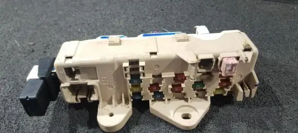 Mazda 323 F Fuse box set