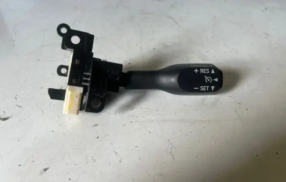 Toyota Yaris Cruise control stalk 18A174