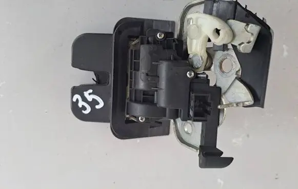Audi A3 S3 A3 Sportback 8P Tailgate/trunk/boot lock/catch/latch 8p4821520b