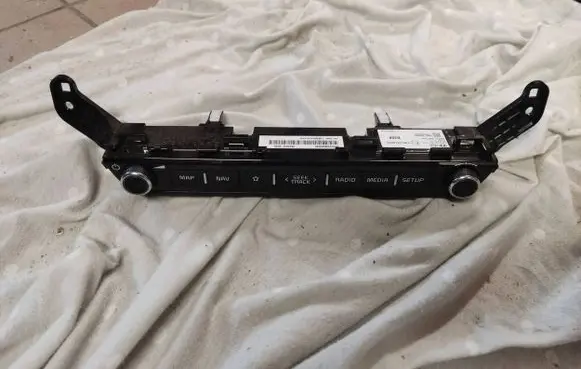 KIA Niro Radio/GPS head unit trim 96540G5300WK 00FTVSM005086