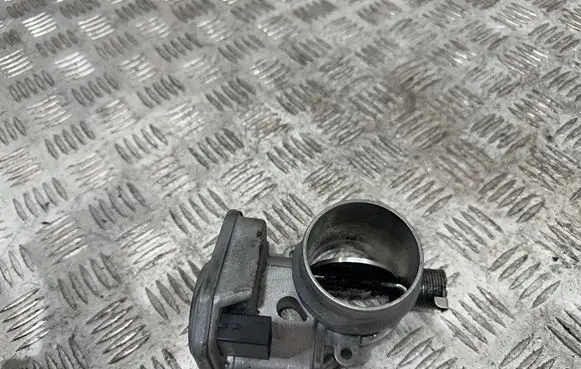 BMW 1 E81 E87 Throttle valve 780437301