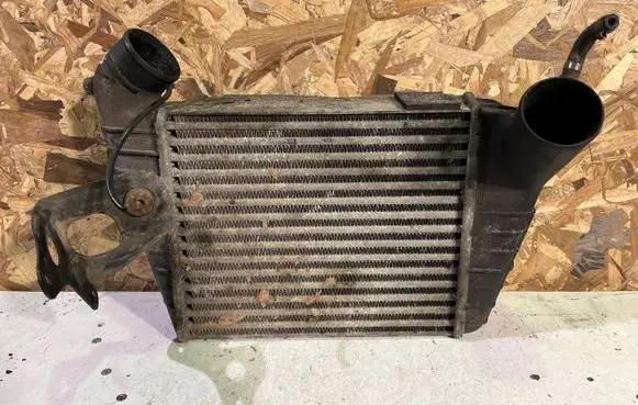 Audi A6 S6 C4 4A Intercooler air channel guide 4A0145805K
